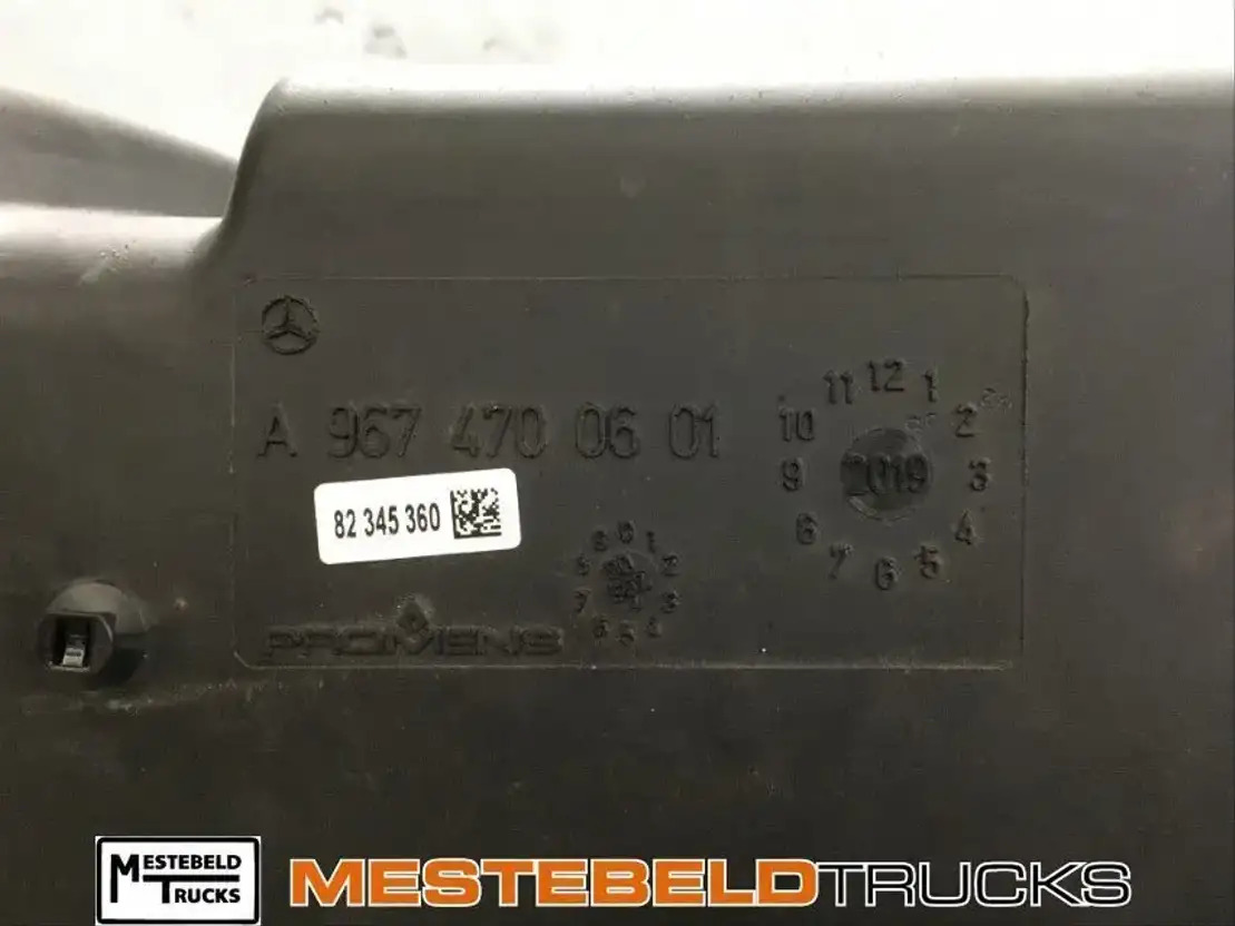 Mercedes-Benz Brandstoftank Atego 130 Liter - Degvielas tvertne - Kravas automašīna: foto 2 Mercedes-Benz Brandstoftank Atego 130 Liter - Degvielas tvertne - Kravas automašīna: foto 2
