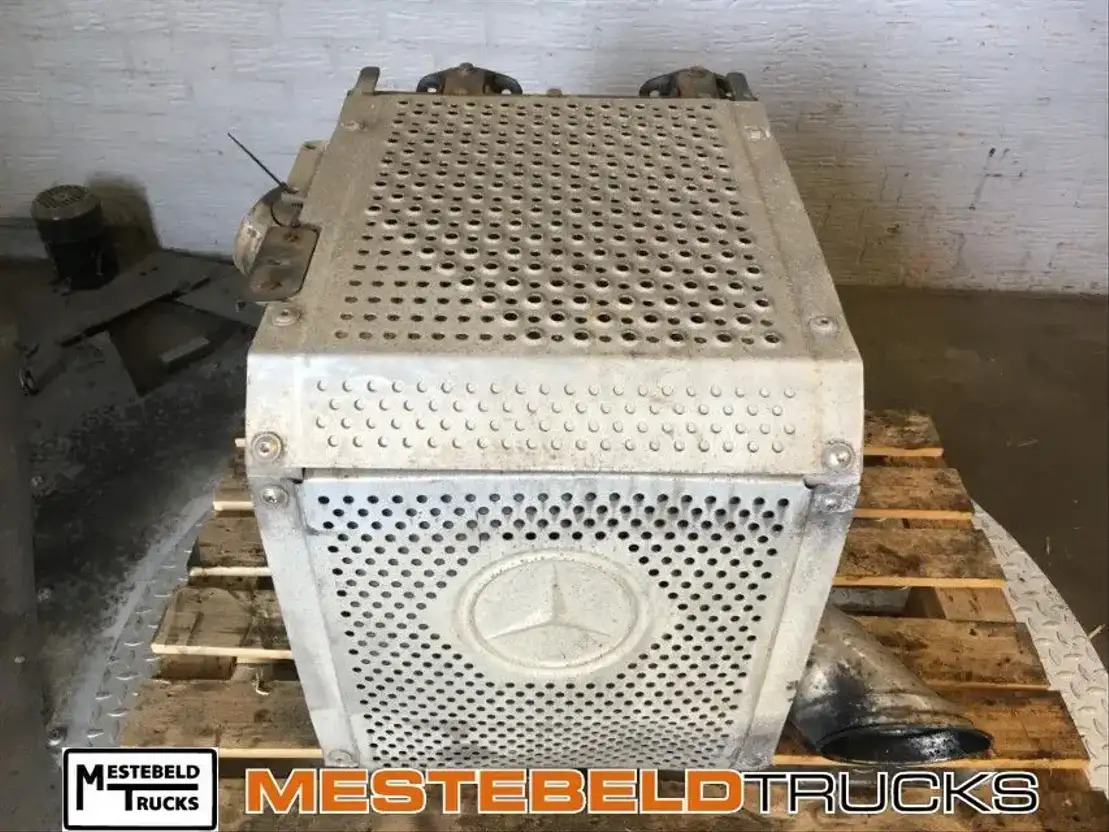 Mercedes-Benz Katalysator 175 liter - Izplūdes sistēma - Kravas automašīna: foto 1 Mercedes-Benz Katalysator 175 liter - Izplūdes sistēma - Kravas automašīna: foto 1