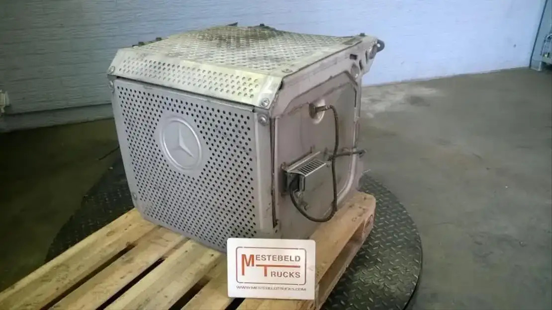 Mercedes-Benz Katalysator - Izplūdes sistēma - Kravas automašīna: foto 1 Mercedes-Benz Katalysator - Izplūdes sistēma - Kravas automašīna: foto 1