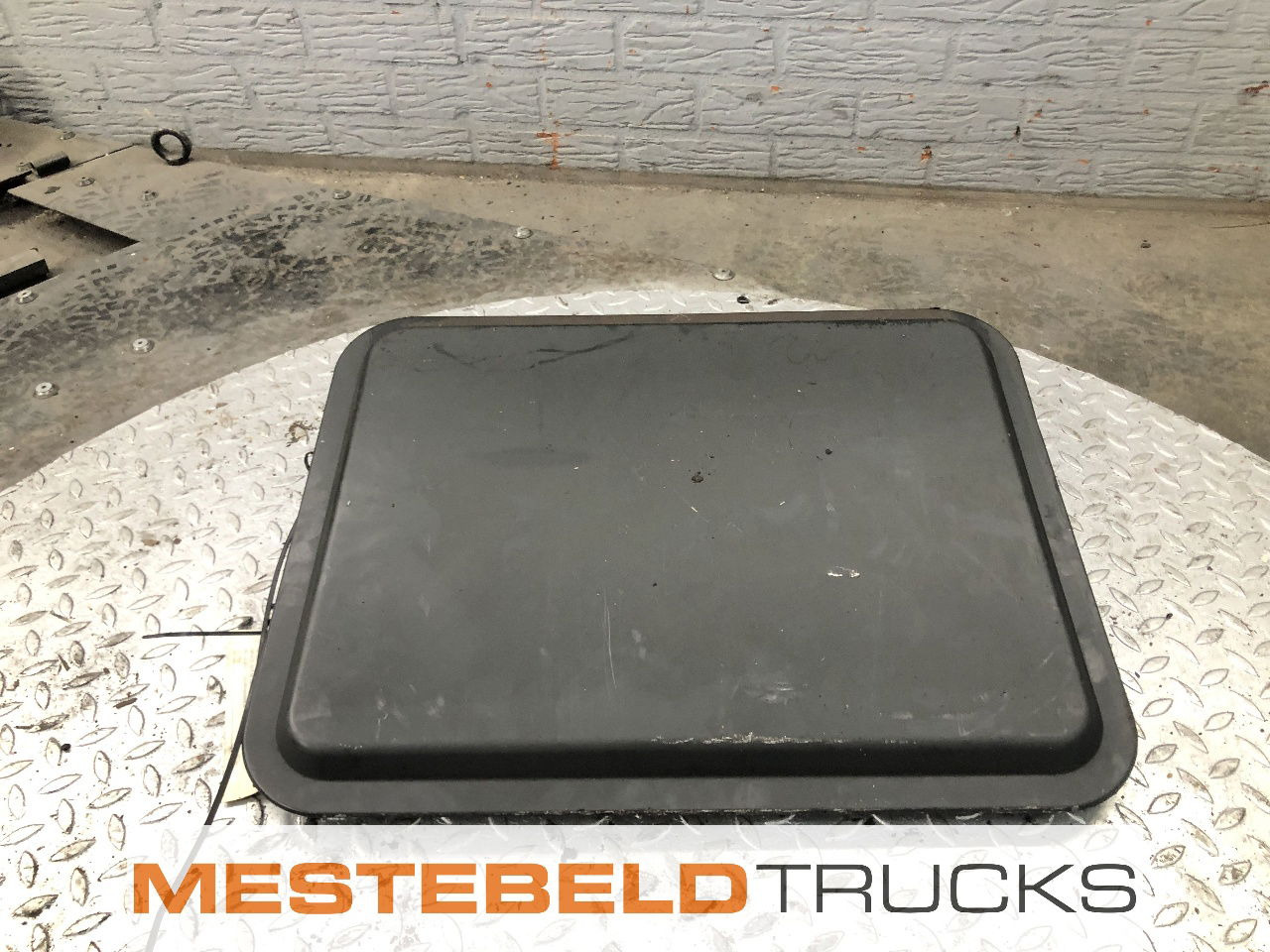 Scania Dakluik P94 - Kabīne un interjers - Kravas automašīna: foto 3 Scania Dakluik P94 - Kabīne un interjers - Kravas automašīna: foto 3