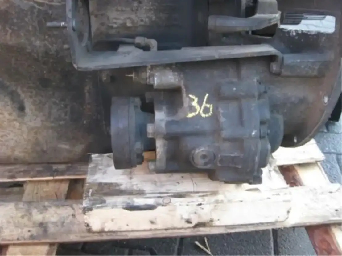 Scania G RS 890 - Pārnesumkārba un rezerves daļas - Kravas automašīna: foto 2 Scania G RS 890 - Pārnesumkārba un rezerves daļas - Kravas automašīna: foto 2