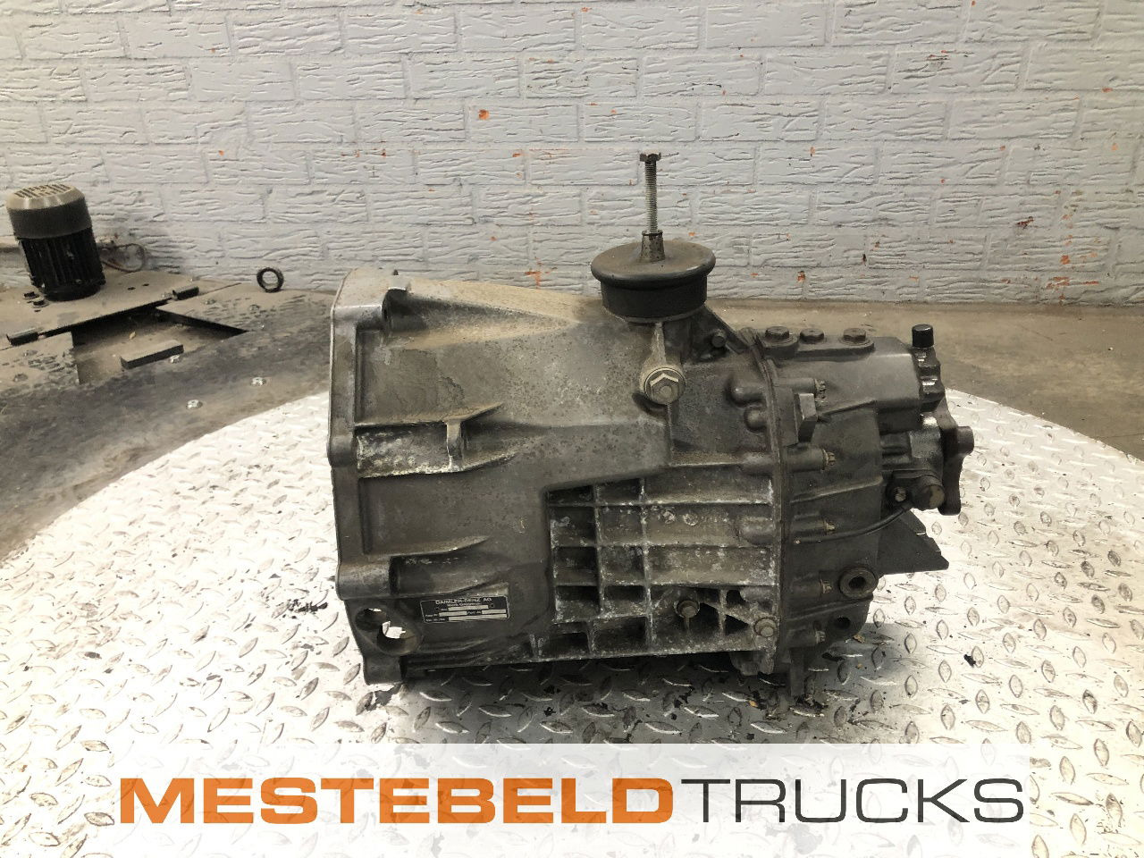 Volkswagen Versnellingsbak Crafter LT 2.5 G28-5R  - Pārnesumkārba un rezerves daļas - Kravas automašīna: foto 1 Volkswagen Versnellingsbak Crafter LT 2.5 G28-5R  - Pārnesumkārba un rezerves daļas - Kravas automašīna: foto 1