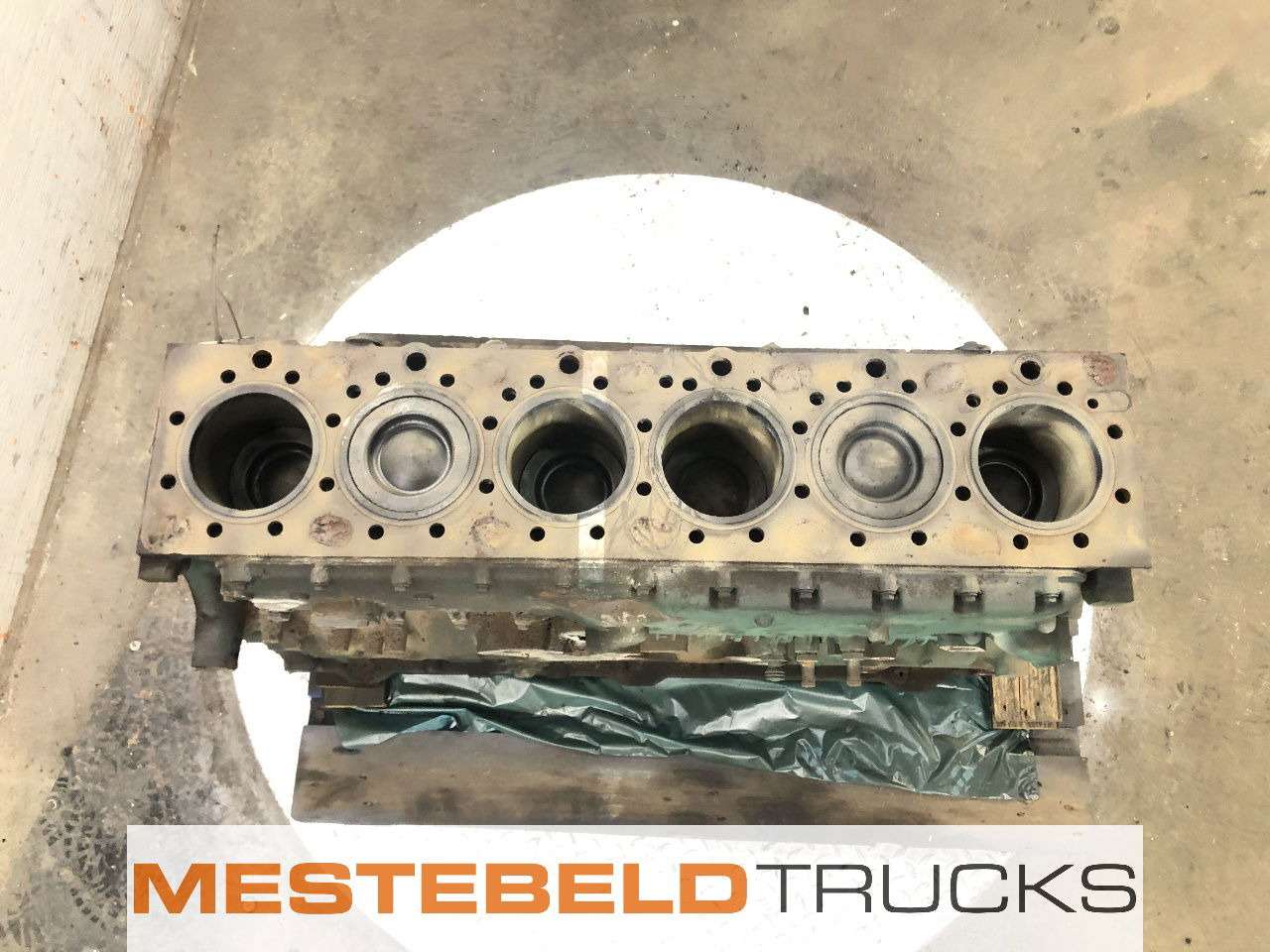 Volvo Draaiend gedeelte FH - Dzinējs - Kravas automašīna: foto 5 Volvo Draaiend gedeelte FH - Dzinējs - Kravas automašīna: foto 5