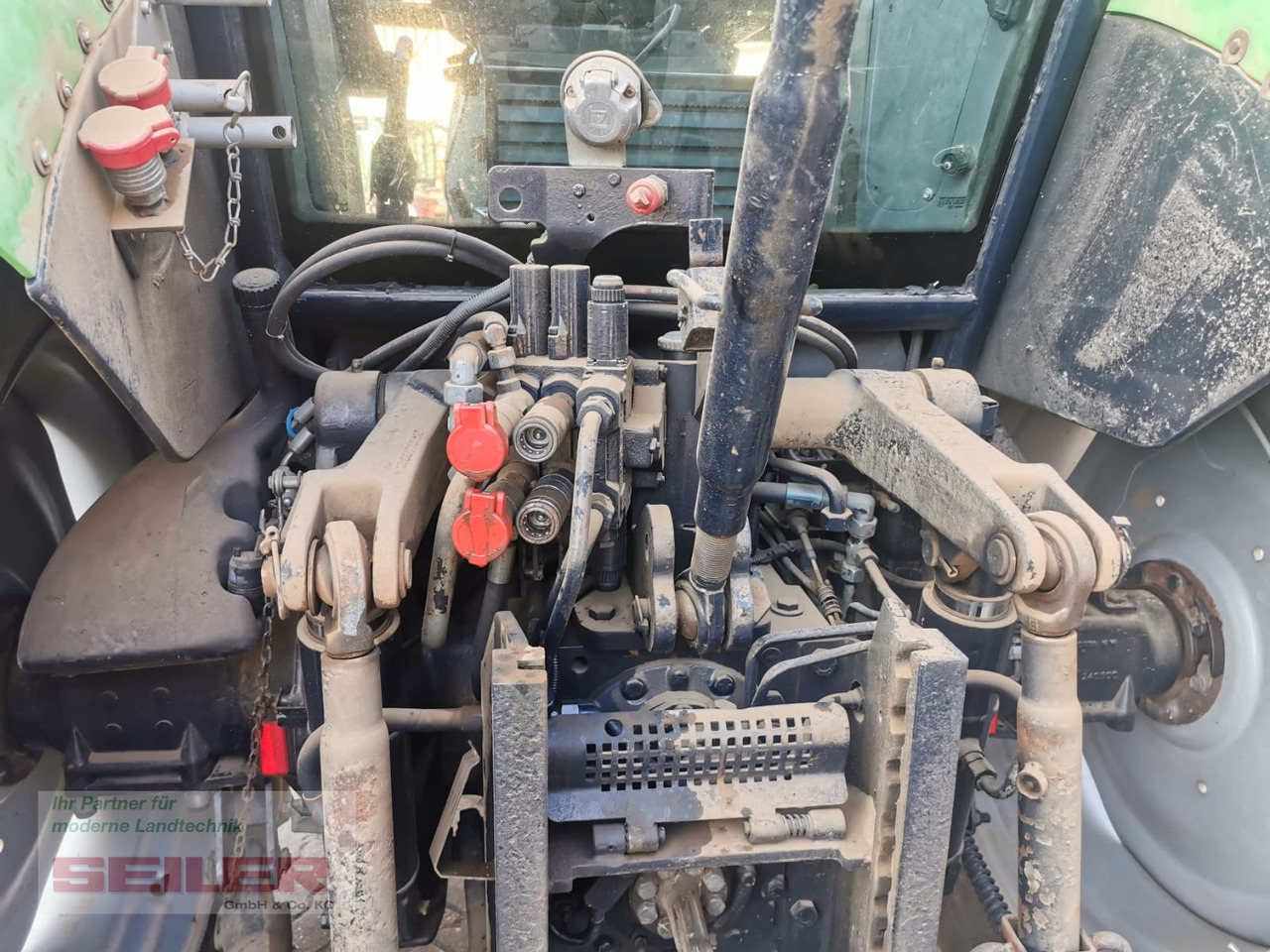 Deutz-Fahr Agrotron 105 MK 2 - Traktors: foto 5 Deutz-Fahr Agrotron 105 MK 2 - Traktors: foto 5