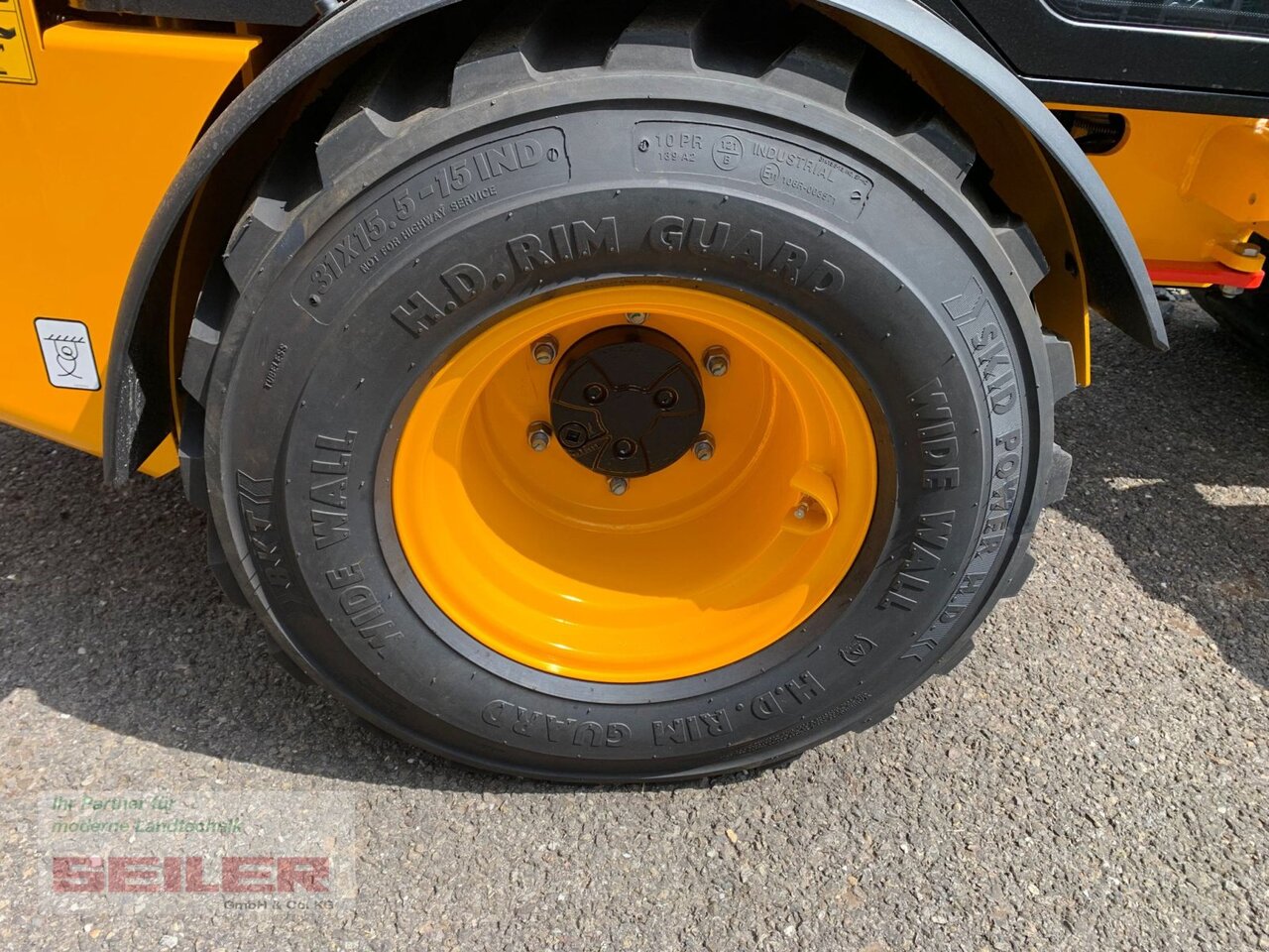 JCB 403 Agri Plus - Mini iekrāvējs: foto 4 JCB 403 Agri Plus - Mini iekrāvējs: foto 4