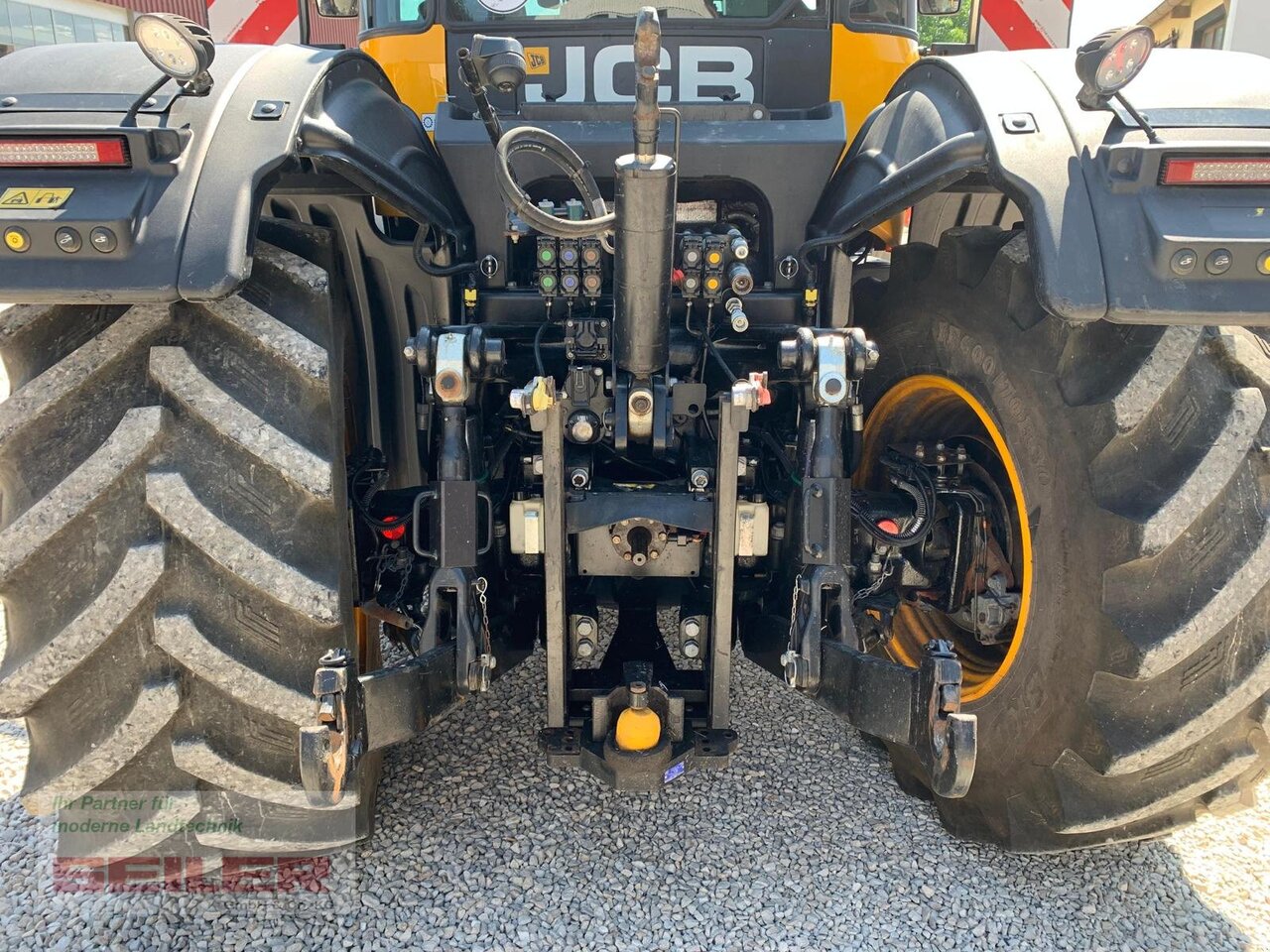 JCB Fastrac 4220 - Traktors: foto 5 JCB Fastrac 4220 - Traktors: foto 5