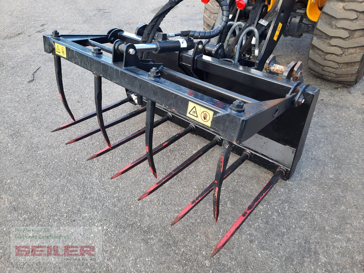 JCB Krokodilgebiss 1400 mm - Lopbarības sagatavošanas tehnika: foto 2 JCB Krokodilgebiss 1400 mm - Lopbarības sagatavošanas tehnika: foto 2