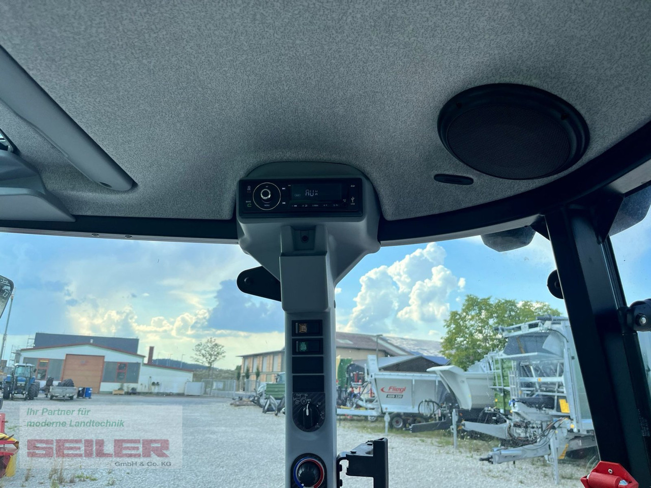 Steyr Kompakt 4075 HILO - Traktors: foto 5 Steyr Kompakt 4075 HILO - Traktors: foto 5