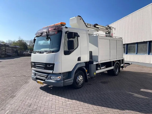 DAF LF 45.160 CUSTERS Hoogwerker 14,5 mtr / Skyworker 14,5mtr - Autopacēlājs: foto 4 DAF LF 45.160 CUSTERS Hoogwerker 14,5 mtr / Skyworker 14,5mtr - Autopacēlājs: foto 4