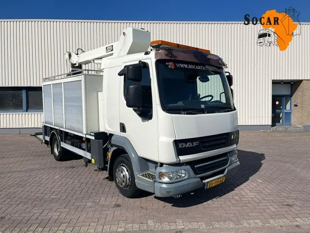 DAF LF 45.160 CUSTERS Hoogwerker 14,5 mtr / Skyworker 14,5mtr - Autopacēlājs: foto 1 DAF LF 45.160 CUSTERS Hoogwerker 14,5 mtr / Skyworker 14,5mtr - Autopacēlājs: foto 1