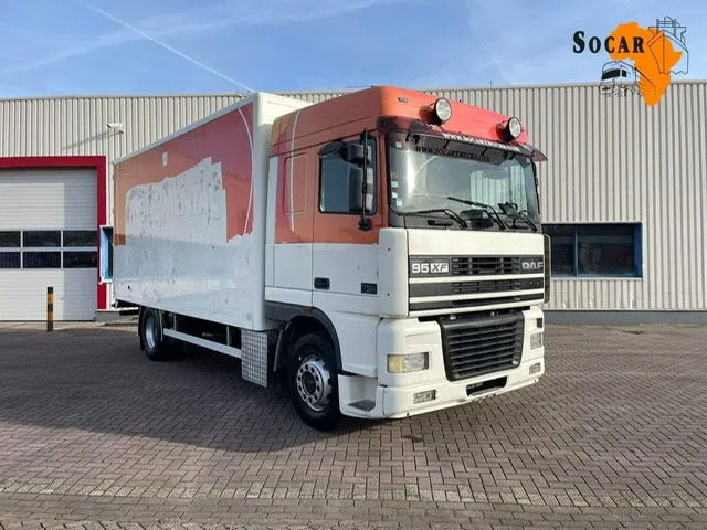 DAF XF 95.380 Euro 2 Manual-Gear - Kravas automašīna ar slēgto virsbūvi: foto 1 DAF XF 95.380 Euro 2 Manual-Gear - Kravas automašīna ar slēgto virsbūvi: foto 1