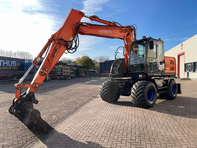 Hitachi ZX 140W-3 - Riteņu ekskavators: foto 2 Hitachi ZX 140W-3 - Riteņu ekskavators: foto 2