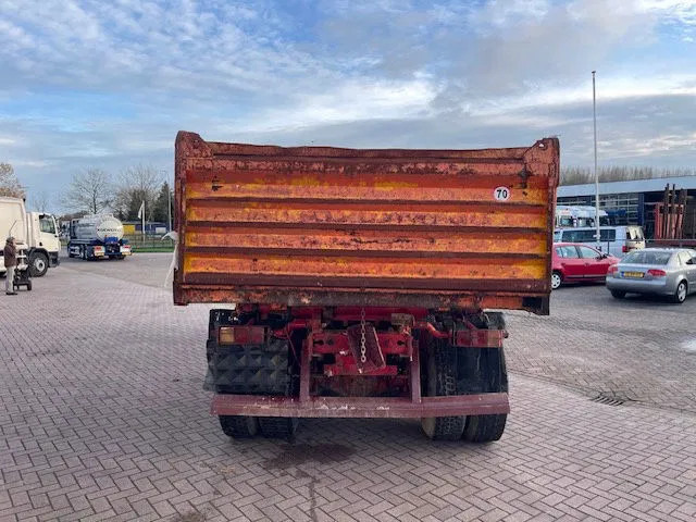 Mercedes-Benz AK 2635 6x4 V8 - Kravas automašīna pašizgāzējs: foto 4 Mercedes-Benz AK 2635 6x4 V8 - Kravas automašīna pašizgāzējs: foto 4