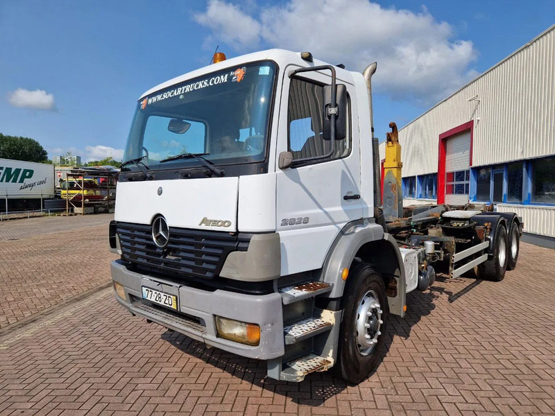 Mercedes-Benz Atego 2628 6x4 Euro 3 Manual Gear full steel suspension - Pacēlājs ar āķi: foto 2 Mercedes-Benz Atego 2628 6x4 Euro 3 Manual Gear full steel suspension - Pacēlājs ar āķi: foto 2