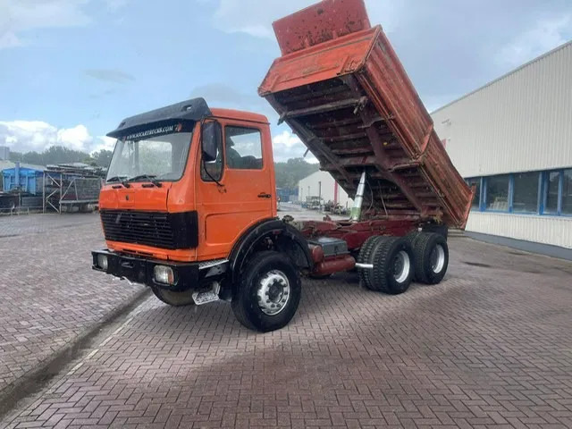 Mercedes-Benz SK 2635 V8 6X4 KIPPER FULL STEEL - Kravas automašīna pašizgāzējs: foto 2 Mercedes-Benz SK 2635 V8 6X4 KIPPER FULL STEEL - Kravas automašīna pašizgāzējs: foto 2