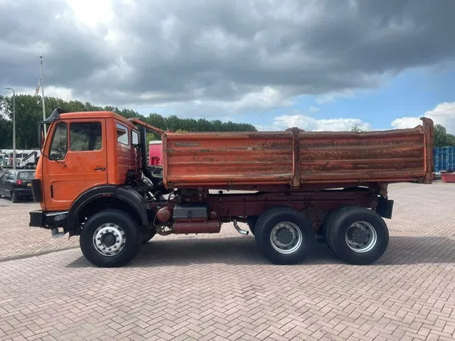 Mercedes-Benz SK 2635 V8 6X4 KIPPER FULL STEEL - Kravas automašīna pašizgāzējs: foto 4 Mercedes-Benz SK 2635 V8 6X4 KIPPER FULL STEEL - Kravas automašīna pašizgāzējs: foto 4
