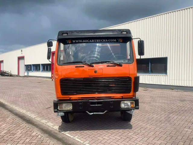 Mercedes-Benz SK 2635 V8 6X4 KIPPER FULL STEEL - Kravas automašīna pašizgāzējs: foto 3 Mercedes-Benz SK 2635 V8 6X4 KIPPER FULL STEEL - Kravas automašīna pašizgāzējs: foto 3