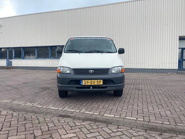 Toyota HiAce 2.5 D4-D 90 Lang Airco - Mazs furgons: foto 2 Toyota HiAce 2.5 D4-D 90 Lang Airco - Mazs furgons: foto 2