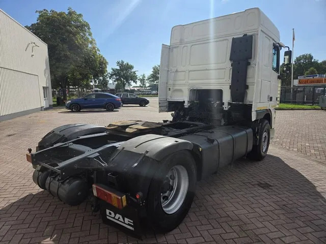 DAF XF 95.430 Manual gear Euro 3 - Vilcējs: foto 4 DAF XF 95.430 Manual gear Euro 3 - Vilcējs: foto 4