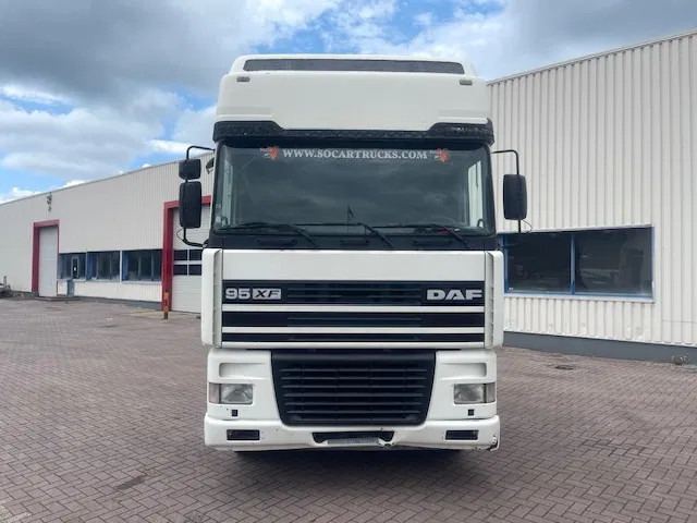 DAF XF 95.480 Euro 2 Manual-gear - Vilcējs: foto 2 DAF XF 95.480 Euro 2 Manual-gear - Vilcējs: foto 2