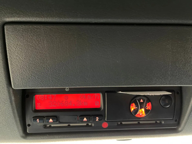 Vilcējs MAN TGX 18.480 Euro 5 Retarder 2 Tanks: foto 14