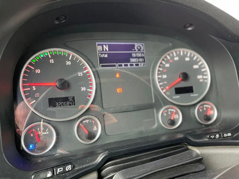 Vilcējs MAN TGX 18.480 Euro 5 Retarder 2 Tanks: foto 12
