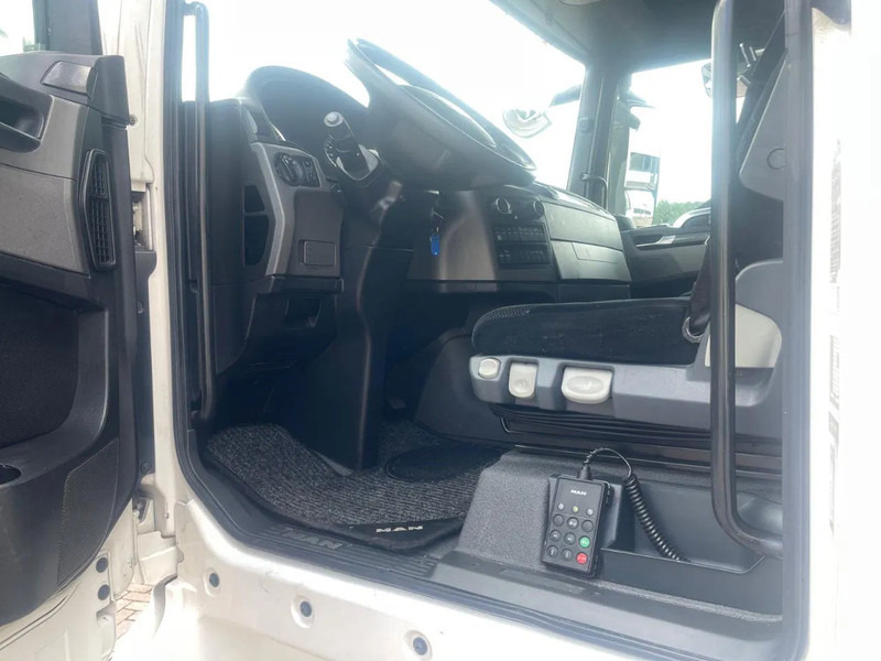 Vilcējs MAN TGX 18.560 Euro 6 Retarder 2Tank: foto 11 Vilcējs MAN TGX 18.560 Euro 6 Retarder 2Tank: foto 11