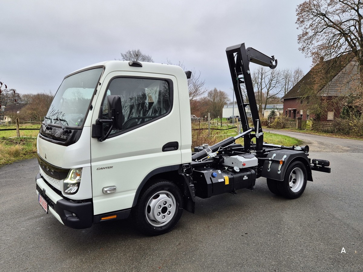 FUSO 3C15 Duonic Aut.City Abrollkipper AHK 3.5T - Pacēlājs ar āķi: foto 1 FUSO 3C15 Duonic Aut.City Abrollkipper AHK 3.5T - Pacēlājs ar āķi: foto 1