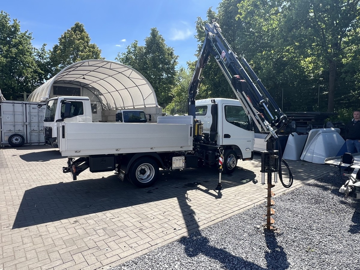 FUSO 3S15 Alu Pritsche 2.80m Ladekran Bohrgerät - Automašīna ar kravas platformu: foto 2 FUSO 3S15 Alu Pritsche 2.80m Ladekran Bohrgerät - Automašīna ar kravas platformu: foto 2