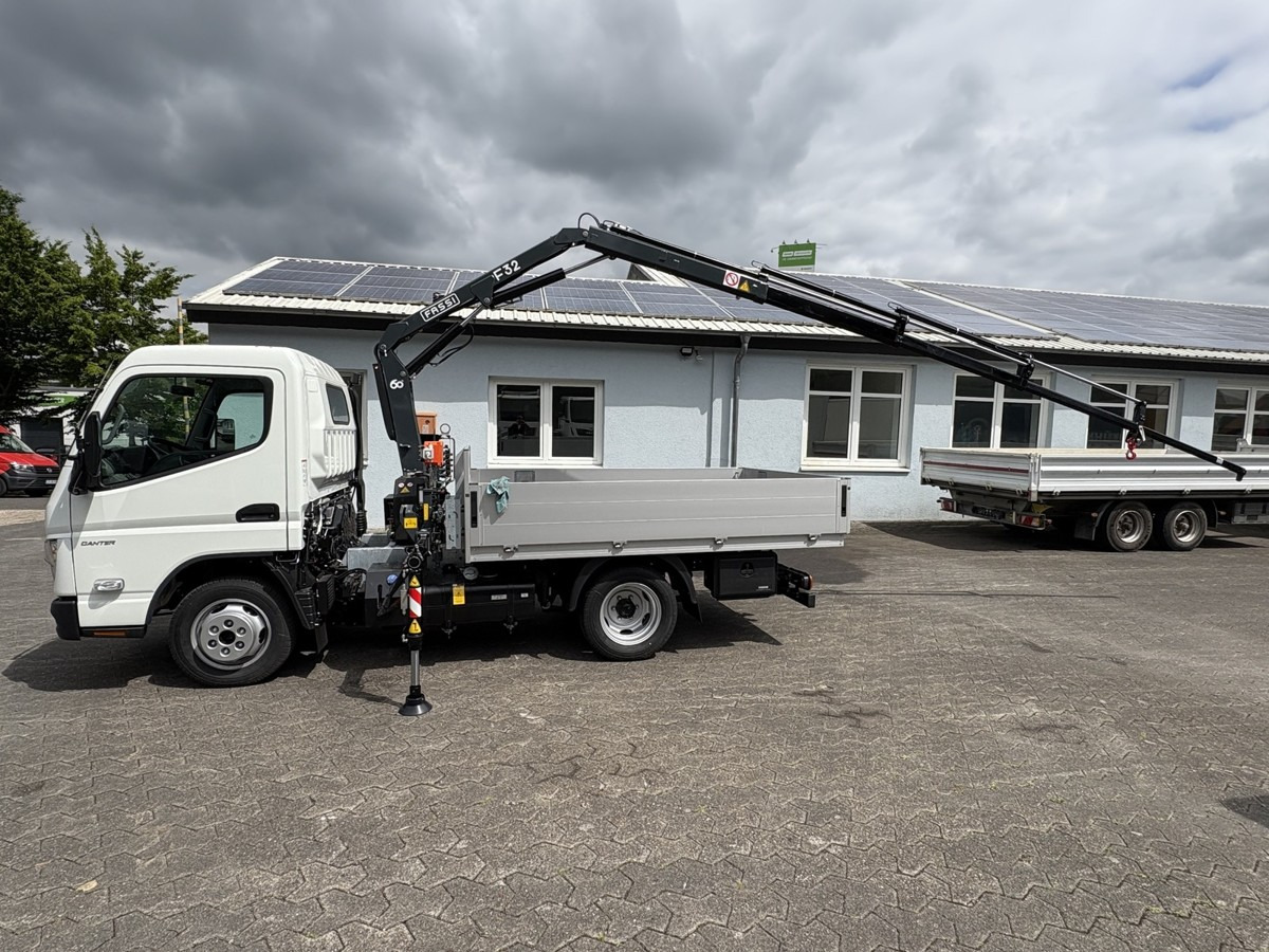 FUSO 3S15 Alu Pritsche 2.80m Ladekran Funk! sofort ve - Kravas auto ar manipulatoru: foto 4 FUSO 3S15 Alu Pritsche 2.80m Ladekran Funk! sofort ve - Kravas auto ar manipulatoru: foto 4