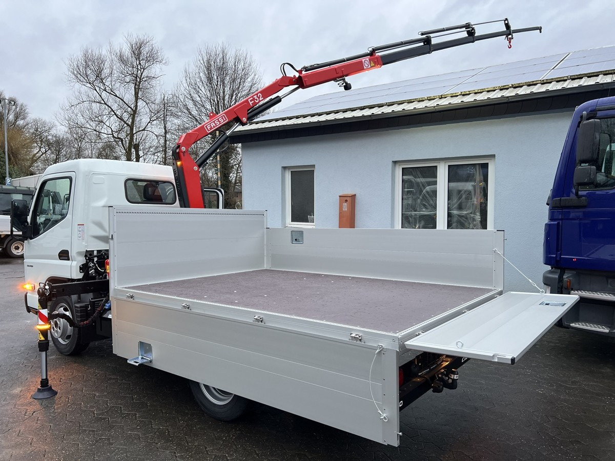 FUSO 3S15 Alu Pritsche 2.80m Ladekran Funk! sofort ve - Automašīna ar kravas platformu: foto 1 FUSO 3S15 Alu Pritsche 2.80m Ladekran Funk! sofort ve - Automašīna ar kravas platformu: foto 1