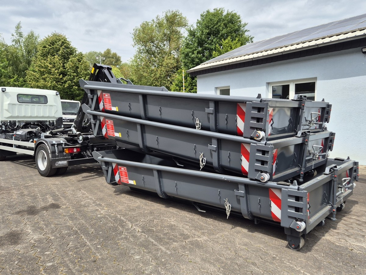 FUSO FUSO 9C18 40km/h City Abrollkipper WLF Swiss CH - Pacēlājs ar āķi: foto 2 FUSO FUSO 9C18 40km/h City Abrollkipper WLF Swiss CH - Pacēlājs ar āķi: foto 2