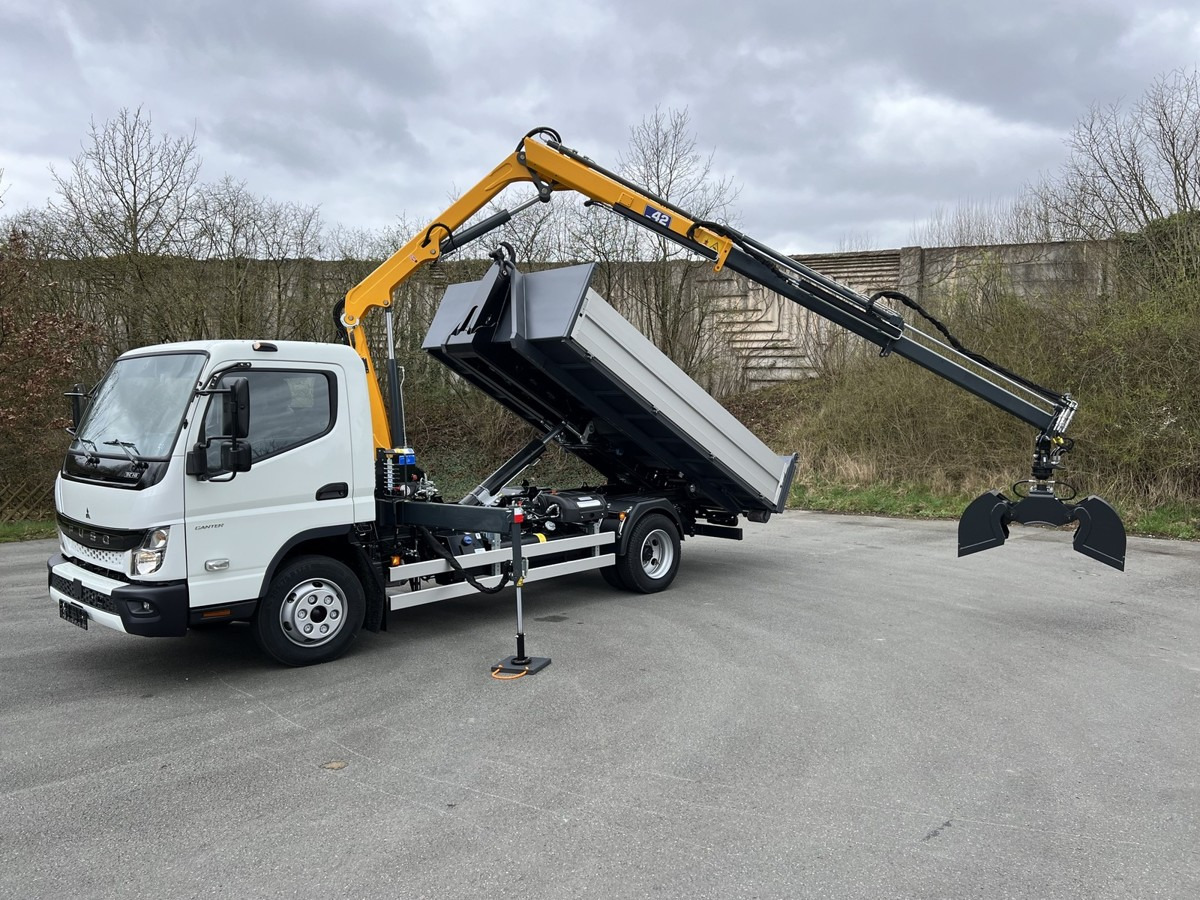 FUSO FUSO 9C18 City Abrollkipper + Ladekran m.Greifer - Pacēlājs ar āķi, Kravas auto ar manipulatoru: foto 2 FUSO FUSO 9C18 City Abrollkipper + Ladekran m.Greifer - Pacēlājs ar āķi, Kravas auto ar manipulatoru: foto 2