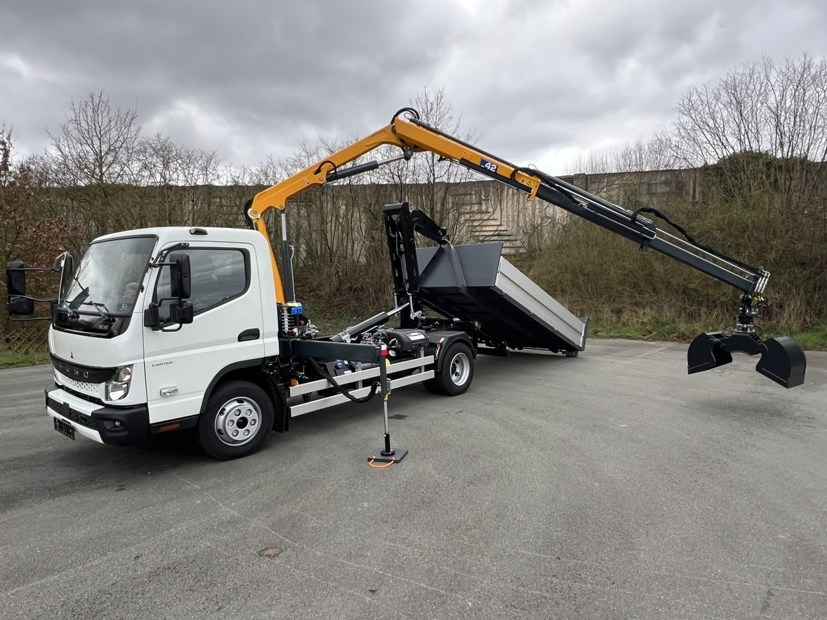 FUSO FUSO 9C18 City Abrollkipper + Ladekran m.Greifer - Komercauto pašizgāzējs: foto 3 FUSO FUSO 9C18 City Abrollkipper + Ladekran m.Greifer - Komercauto pašizgāzējs: foto 3