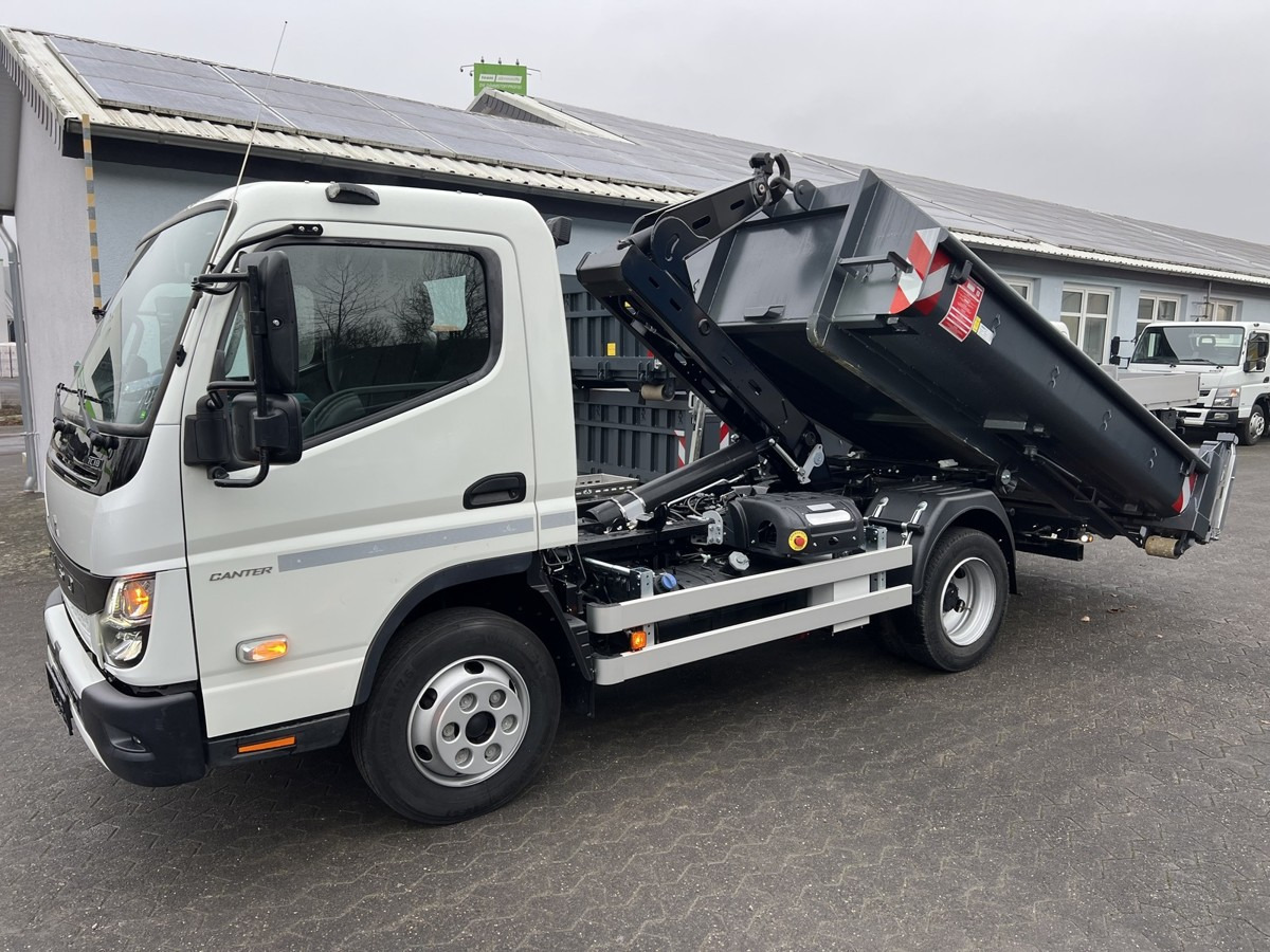 FUSO Fuso Canter 7C18 City Abrollkipper AHK Hooklift - Pacēlājs ar āķi: foto 1 FUSO Fuso Canter 7C18 City Abrollkipper AHK Hooklift - Pacēlājs ar āķi: foto 1