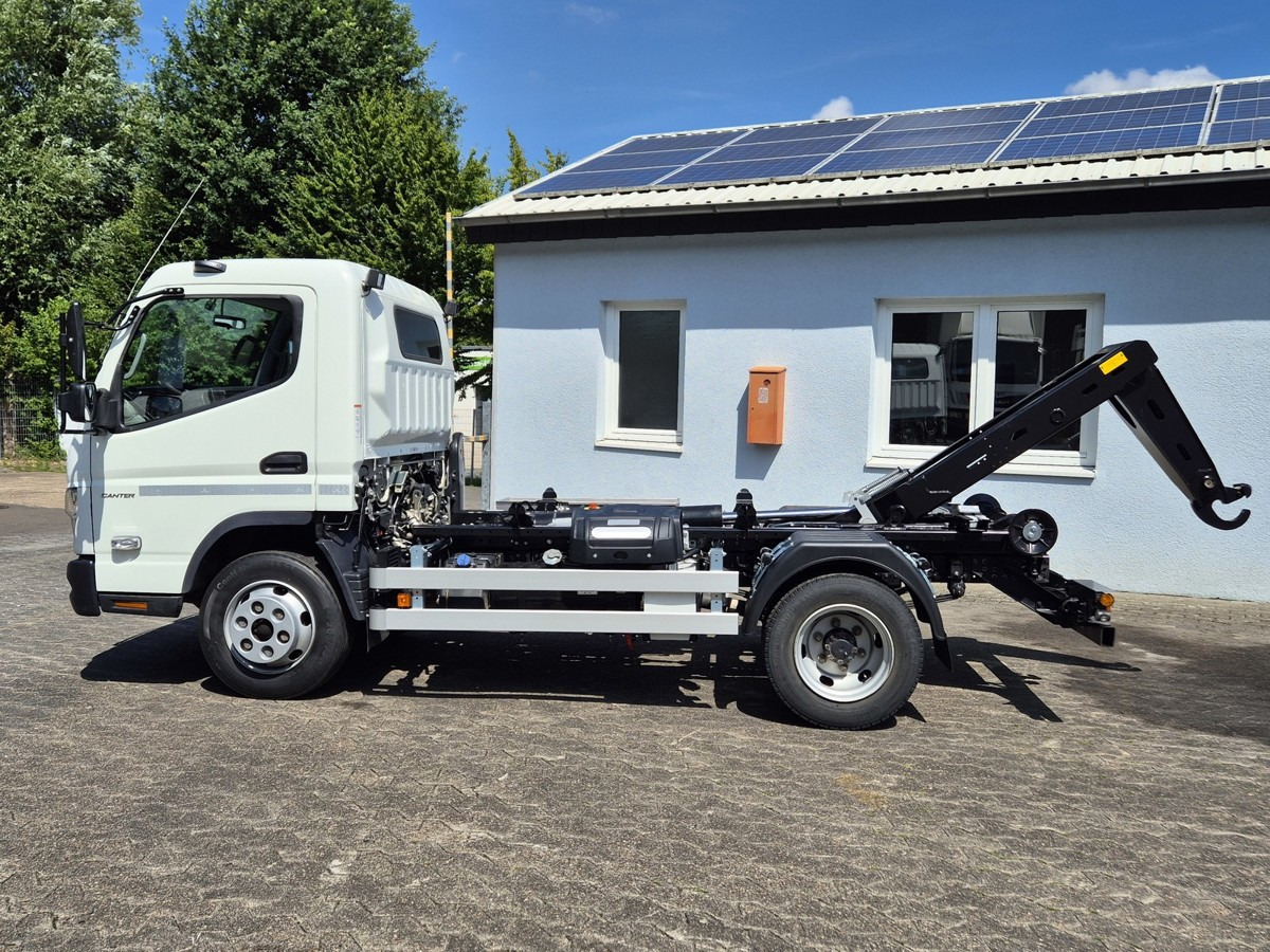 FUSO Fuso Canter 7C18 City Abrollkipper AHK Hooklift - Pacēlājs ar āķi: foto 2 FUSO Fuso Canter 7C18 City Abrollkipper AHK Hooklift - Pacēlājs ar āķi: foto 2