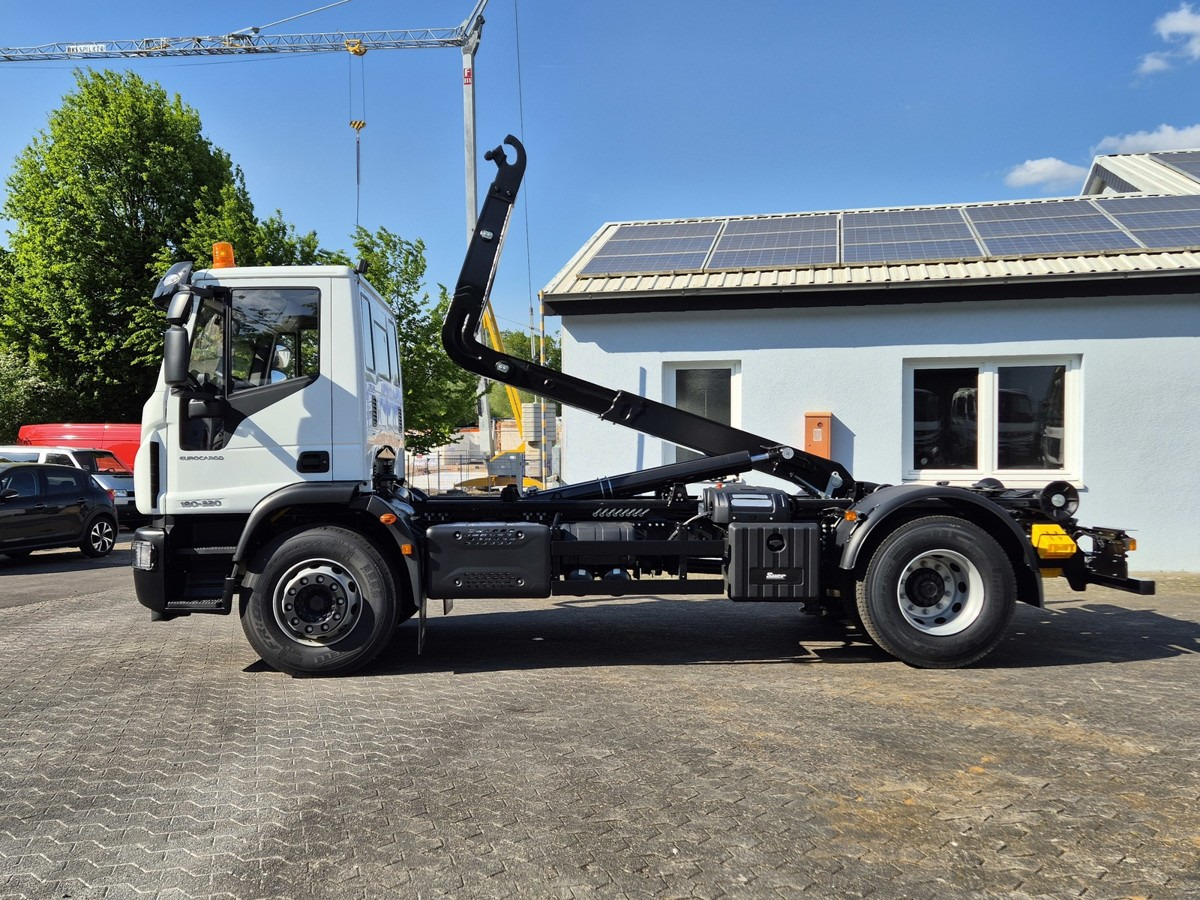 IVECO Euro Cargo 180E32 4x2 Abrollkipper Knick / Tele - Pacēlājs ar āķi: foto 3 IVECO Euro Cargo 180E32 4x2 Abrollkipper Knick / Tele - Pacēlājs ar āķi: foto 3