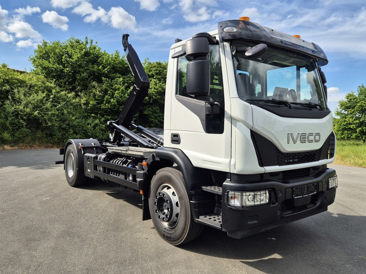 IVECO Euro Cargo 180E32 4x2 Abrollkipper Teleskoparm - Pacēlājs ar āķi: foto 2 IVECO Euro Cargo 180E32 4x2 Abrollkipper Teleskoparm - Pacēlājs ar āķi: foto 2