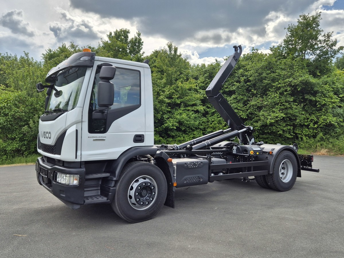 IVECO Euro Cargo 180E32 4x2 Abrollkipper Teleskoparm - Pacēlājs ar āķi: foto 1 IVECO Euro Cargo 180E32 4x2 Abrollkipper Teleskoparm - Pacēlājs ar āķi: foto 1