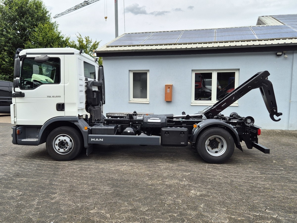 MAN TGL 12.220 BL City Abrollkipper AHK Euro 6 - Pacēlājs ar āķi: foto 4 MAN TGL 12.220 BL City Abrollkipper AHK Euro 6 - Pacēlājs ar āķi: foto 4