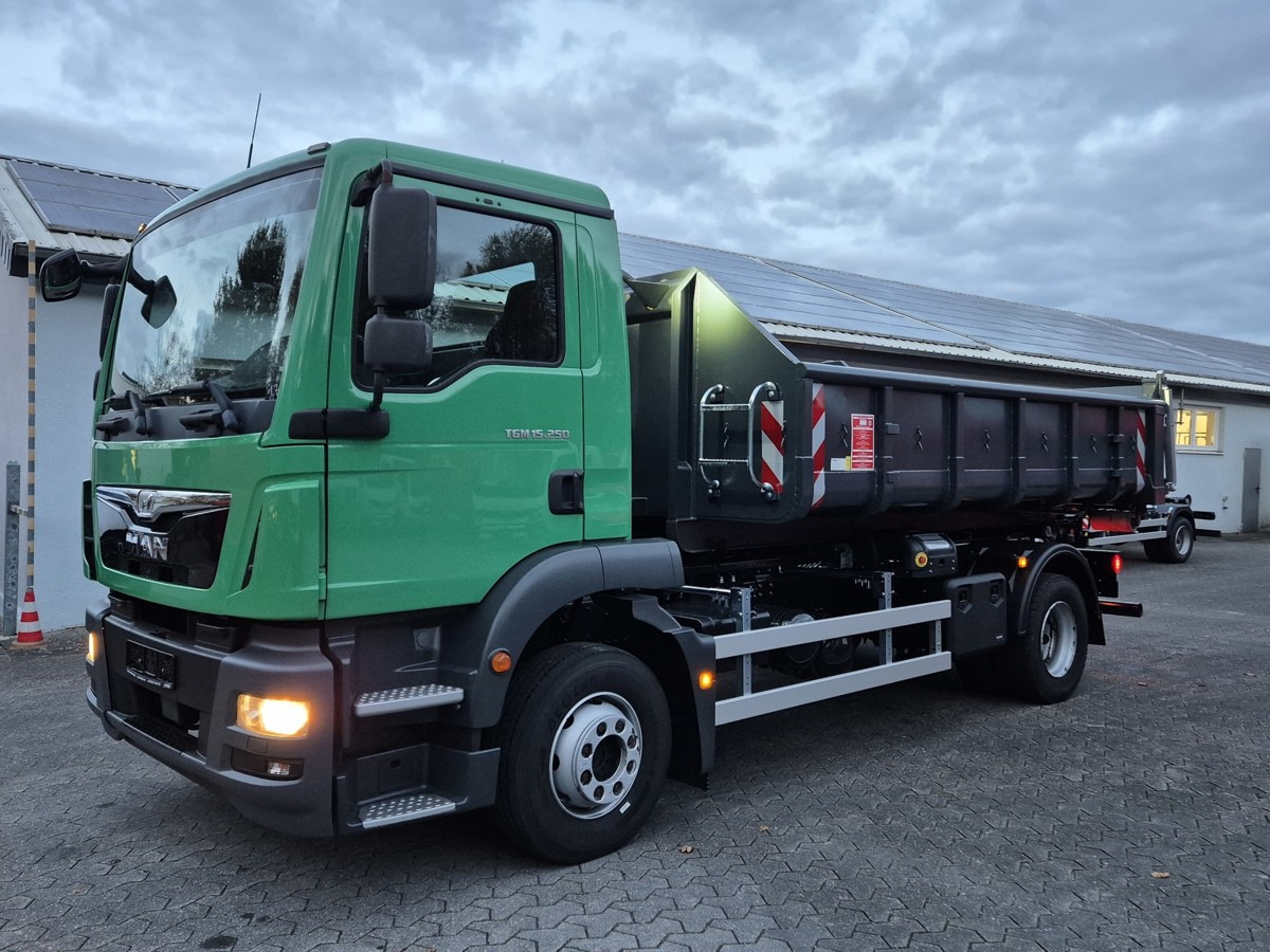 MAN TGM 15.250 Abrollkipper Multi Haken 900-1570mm - Pacēlājs ar āķi: foto 1 MAN TGM 15.250 Abrollkipper Multi Haken 900-1570mm - Pacēlājs ar āķi: foto 1