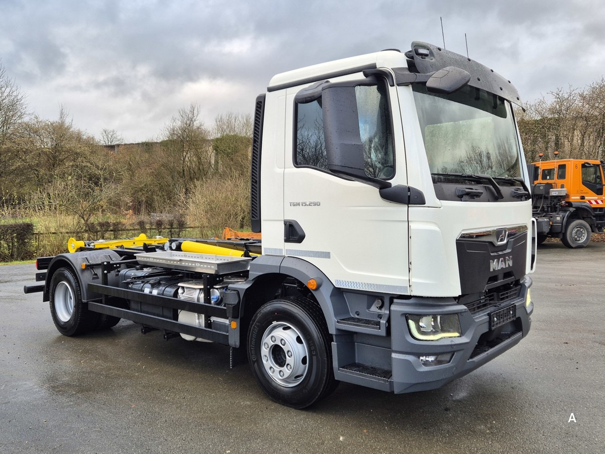 MAN TGM 15.290 BL Abrollkipper PowerMatic Standheiz. - Pacēlājs ar āķi: foto 2 MAN TGM 15.290 BL Abrollkipper PowerMatic Standheiz. - Pacēlājs ar āķi: foto 2