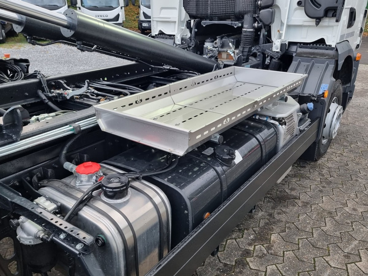 Jaunā Pacēlājs ar āķi MAN TGM 15.290 BL Abrollkipper PowerMatic Standheiz.: foto 18