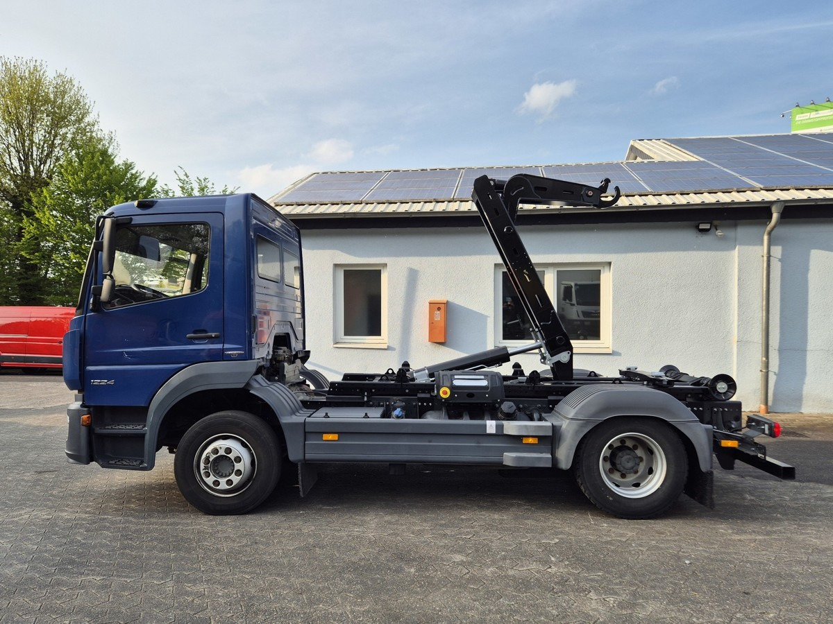 MERCEDES-BENZ 1224 L Atego City Abrollkipper NEU AHK Euro 6 - Pacēlājs ar āķi: foto 1 MERCEDES-BENZ 1224 L Atego City Abrollkipper NEU AHK Euro 6 - Pacēlājs ar āķi: foto 1