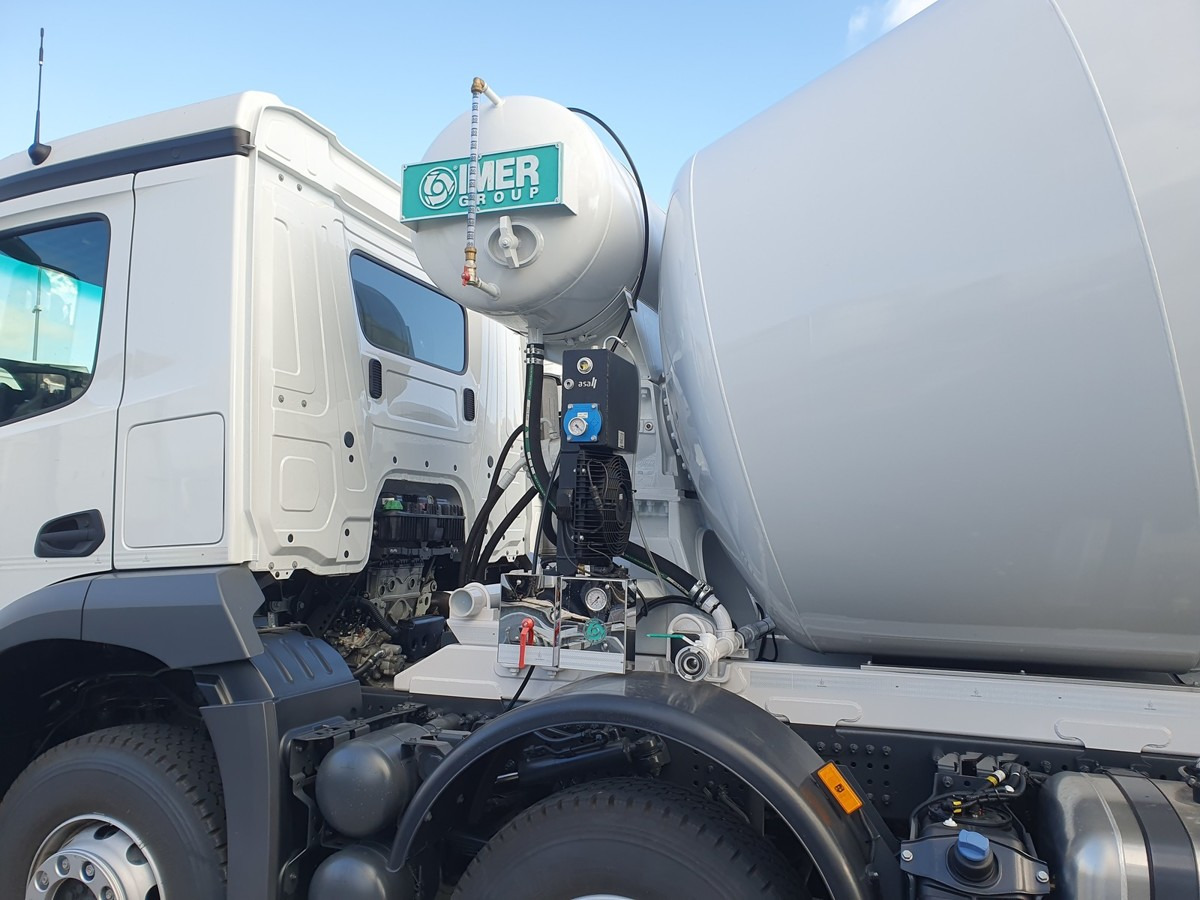 MERCEDES-BENZ Arocs 3740 8x4 Betonmischer IMER ORU LT105 H 10m - Betonvedējs: foto 5 MERCEDES-BENZ Arocs 3740 8x4 Betonmischer IMER ORU LT105 H 10m - Betonvedējs: foto 5