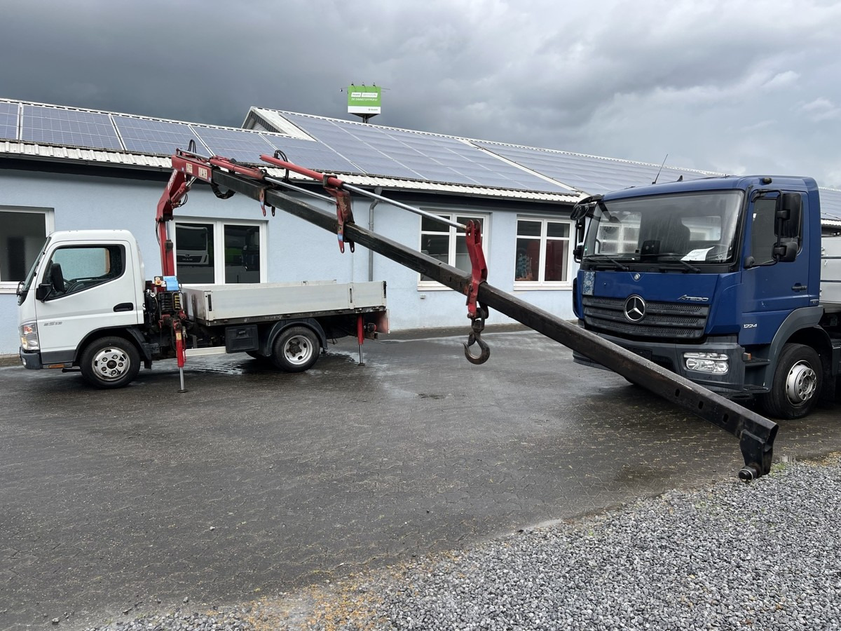MITSUBISHI Canter 5S13 m. Ladekran Ferrari 530 3xhydr1xmech - Automašīna ar kravas platformu: foto 4 MITSUBISHI Canter 5S13 m. Ladekran Ferrari 530 3xhydr1xmech - Automašīna ar kravas platformu: foto 4