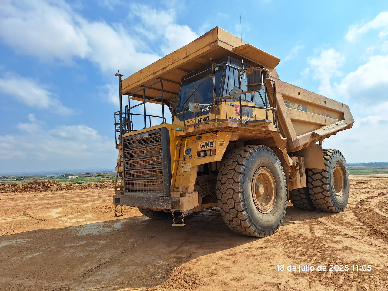 KOMATSU HD605 7-EO - Karjeru pašizgāzējs: foto 1 KOMATSU HD605 7-EO - Karjeru pašizgāzējs: foto 1