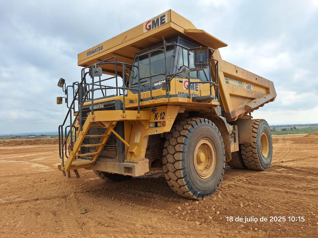KOMATSU HD605 7-EO - Karjeru pašizgāzējs: foto 2 KOMATSU HD605 7-EO - Karjeru pašizgāzējs: foto 2