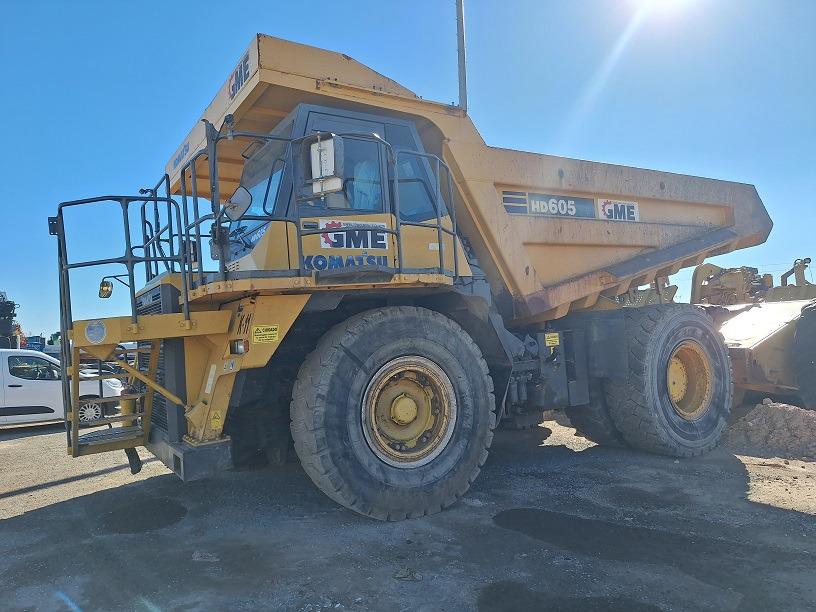 KOMATSU HD605-7EO - Karjeru pašizgāzējs: foto 2 KOMATSU HD605-7EO - Karjeru pašizgāzējs: foto 2