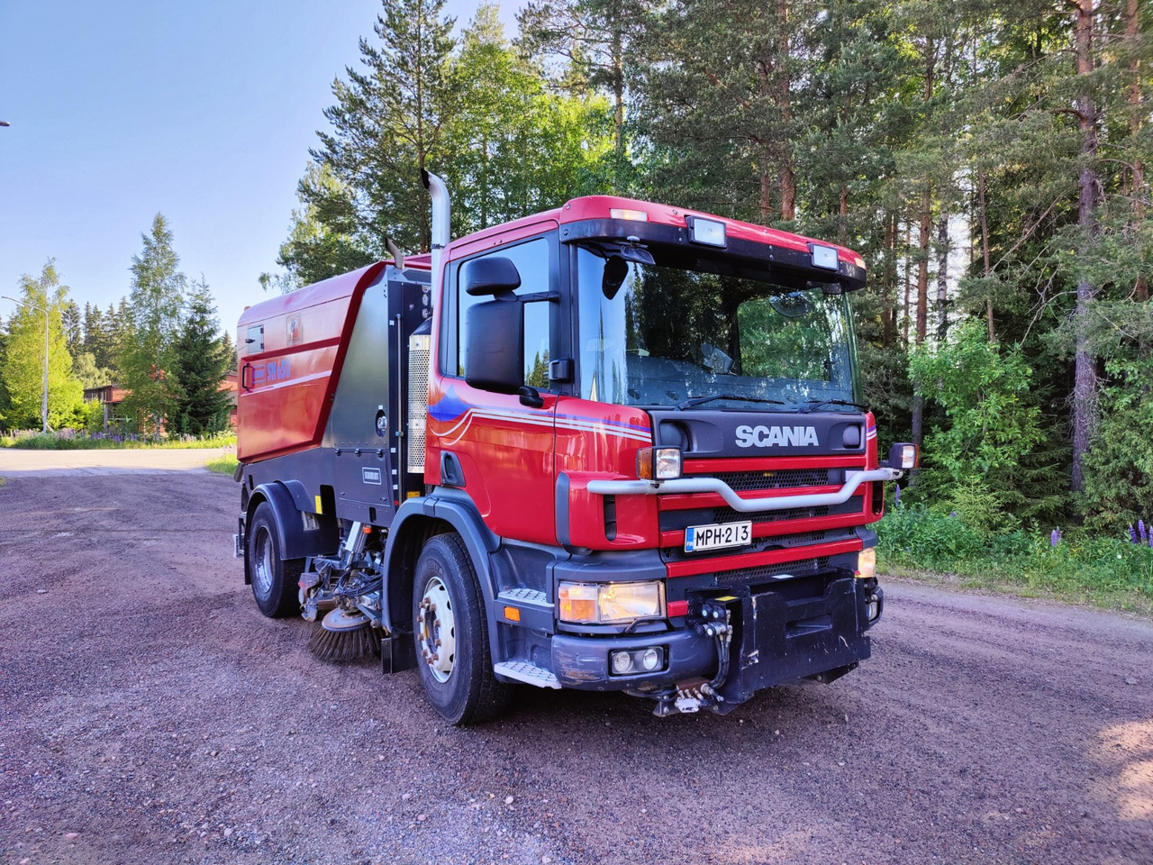 SCHMIDT SK650 / Scania P94 - Ielu tīrīšanas mašīna: foto 1 SCHMIDT SK650 / Scania P94 - Ielu tīrīšanas mašīna: foto 1